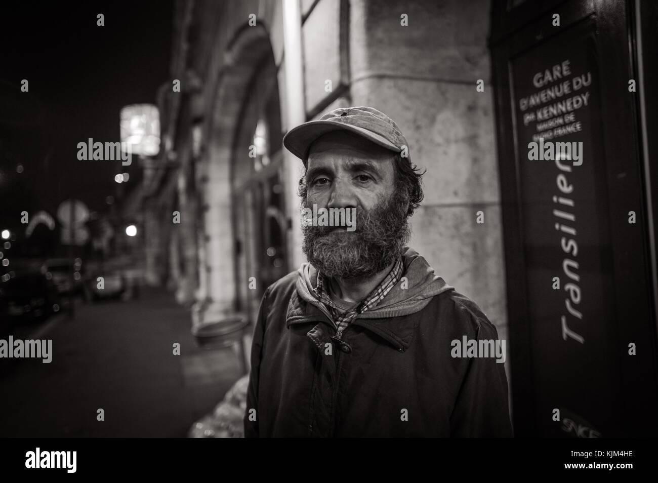 La rue - 20/11/2012 - - Abdelkarim, qui a vécu pendant des années sur un réseau de chauffage Kennedy Station - Sylvain Leser / le Pictorium Banque D'Images