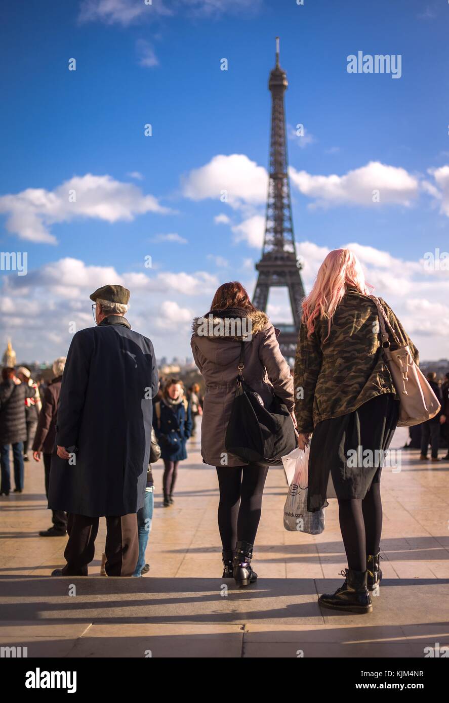 Tour Eiffel - 25/11/2012 - - Tour Eiffel - la dame de fer de Paris, la Tour Eiffel en automne - Sylvain Leser / le Pictorium Banque D'Images