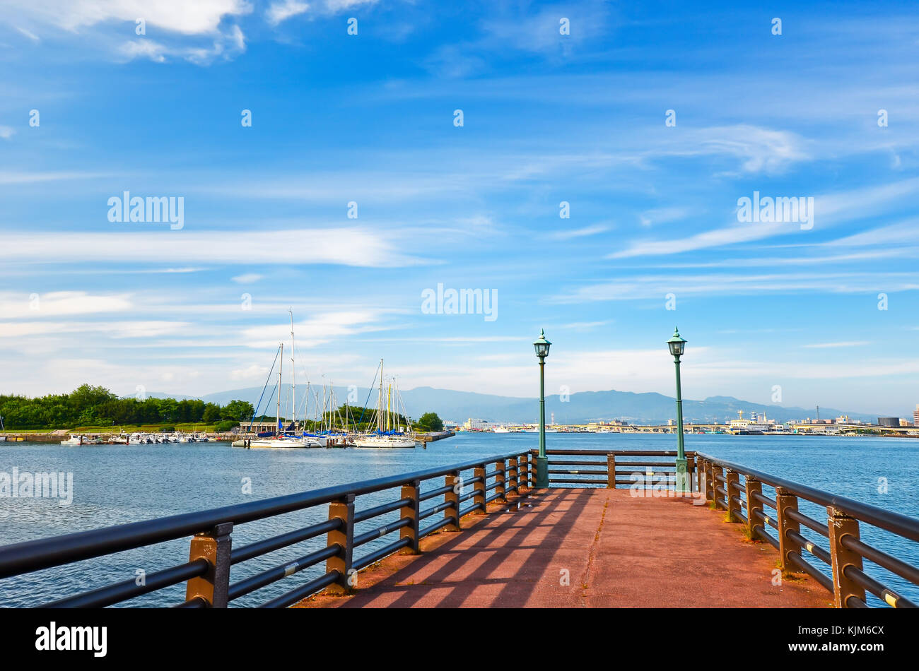 Vue sur le port de Hakodate en une journée ensoleillée à Hakodate, Japon. Banque D'Images