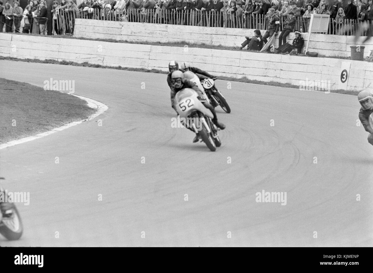 La course moto à Crystal Palace en Angleterre en 1972. C'était la dernière année de course sur ce circuit et le circuit a été fermé en 1974 en raison de problèmes de sécurité. Banque D'Images