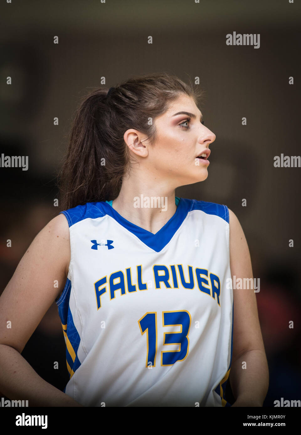 High school basketball action avec Fall River vs Loyalton au gymnase du Collège de Shasta à Redding en Californie. Banque D'Images