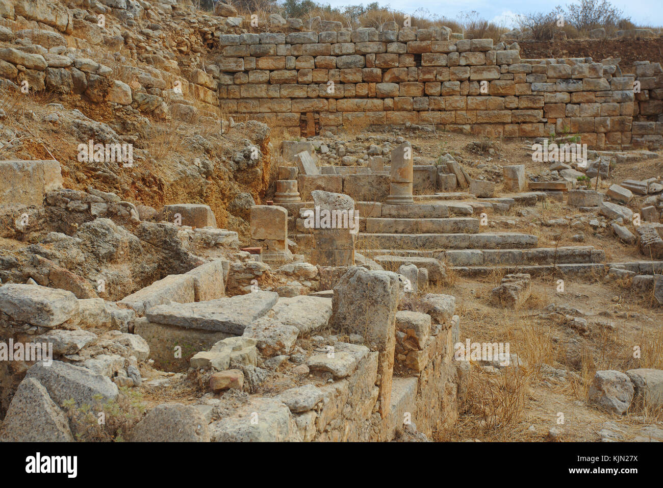 Le mur de la ville à Aptera, Crète, Grèce, et d'anciennes tombes Banque D'Images