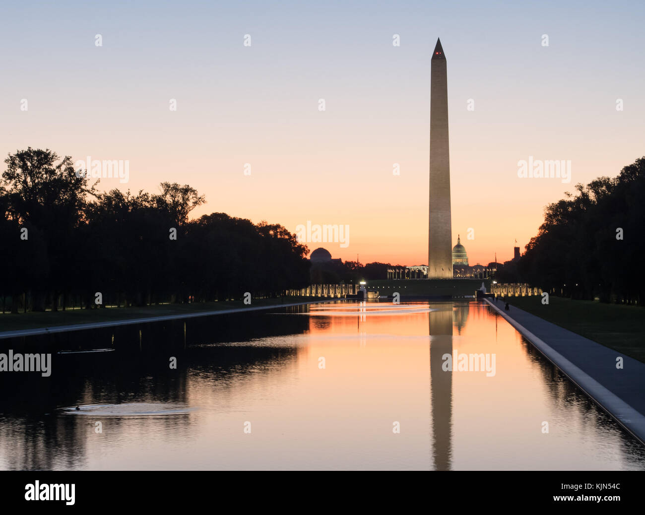 Washington monument au crépuscule, l'aube, le lever du soleil, coucher du soleil, crépuscule - la réflexion et la paix Banque D'Images