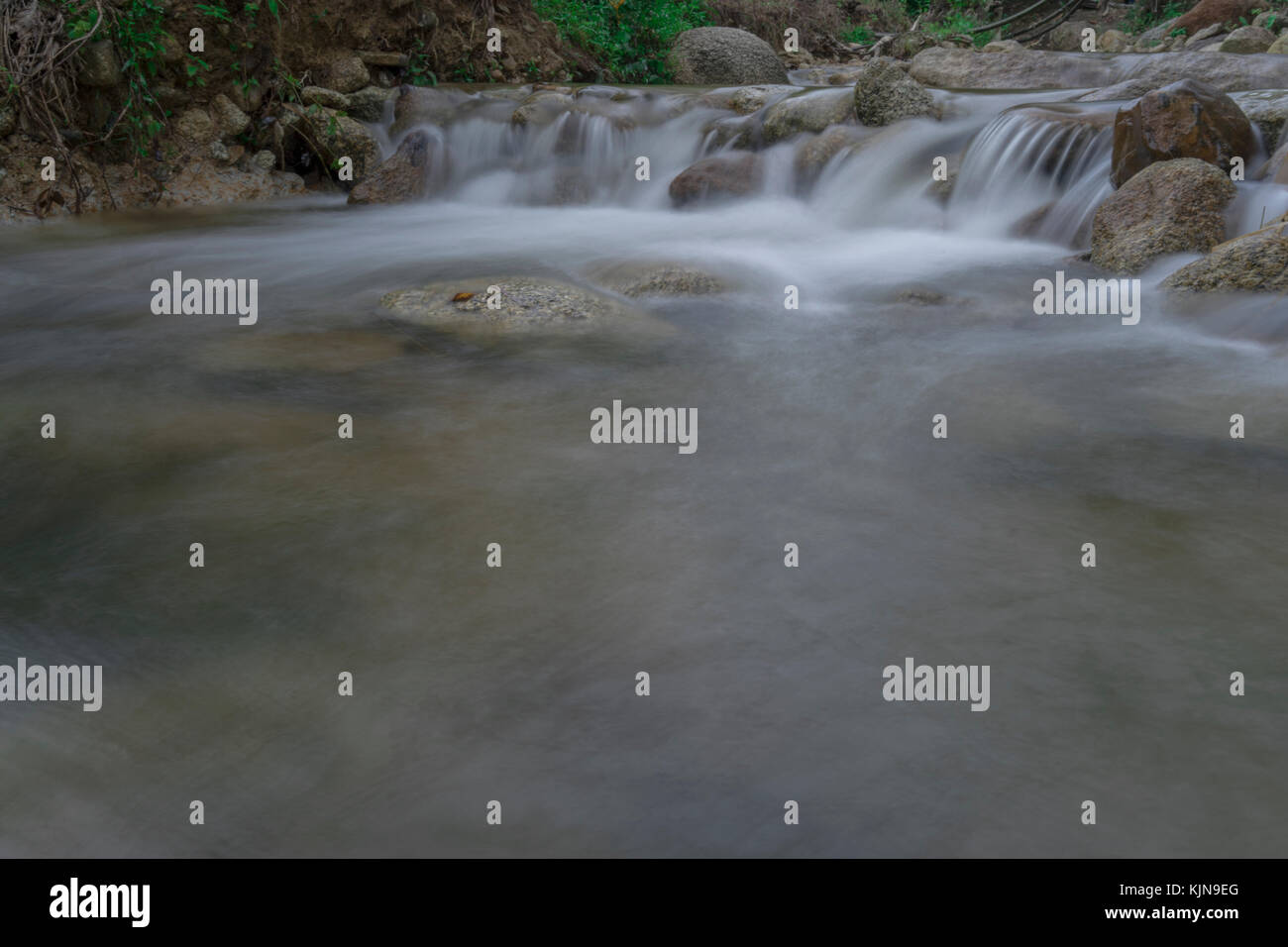 L'obturation lente de la rivière Batu kurau, taiping, Perak, Malaisie Banque D'Images