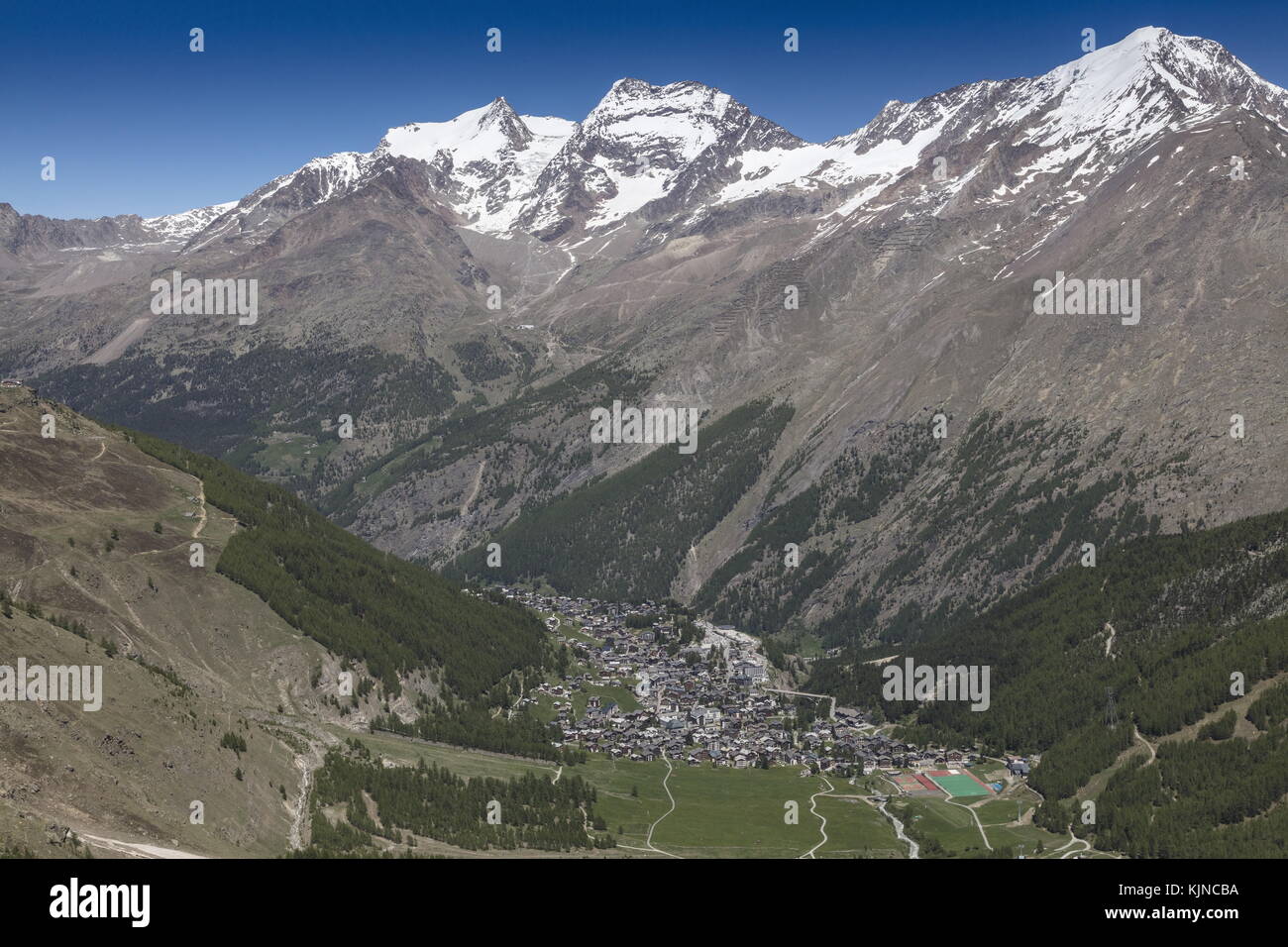 Saas-fee des pistes allalinhorn, Swiss Alpine Resort, Suisse. Banque D'Images