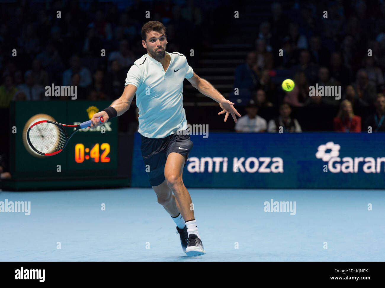 Samedi 18 novembre 2017. Grigor Dimitrov contre Jack Sock lors du match de soirée de demi-finale de Nitto ATP à l'O2, avec Dimitrov gagnant pour entrer en finale. Banque D'Images