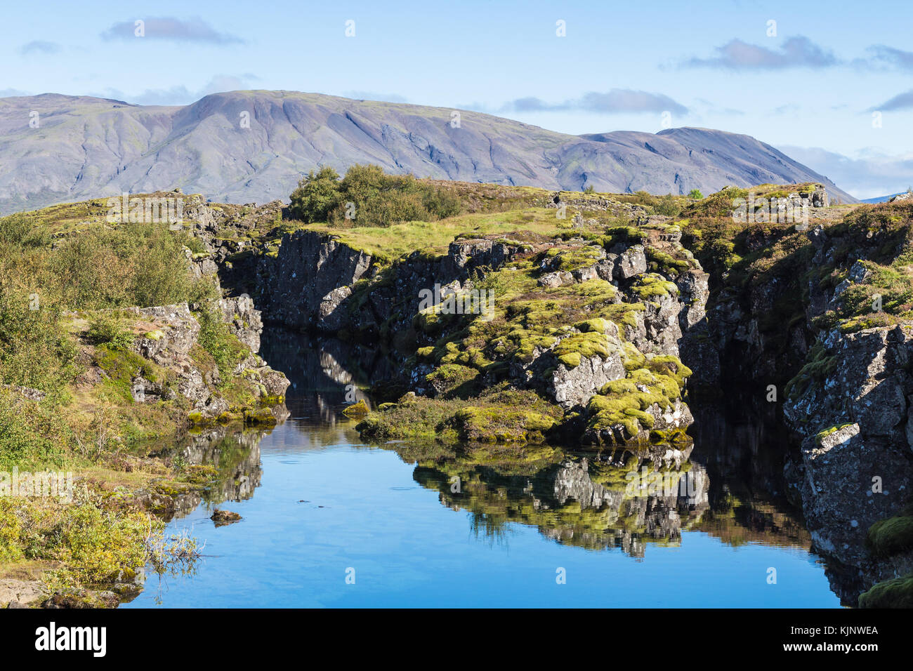 Voyager en Islande - vue de la vallée du rift de silfra s.p.a. dans le parc national de thingvellir en septembre Banque D'Images