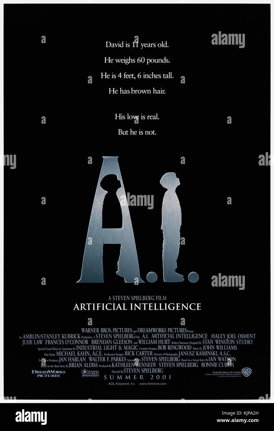 A.I. Intelligence Artificielle (2001) réalisé par Steven Spielberg et avec Haley Joel Osment, Jude Law et Frances O'Connor. Un enfant se sent l'amour d'une mère dans ce conte futuriste sur les machines avec des sentiments. Banque D'Images