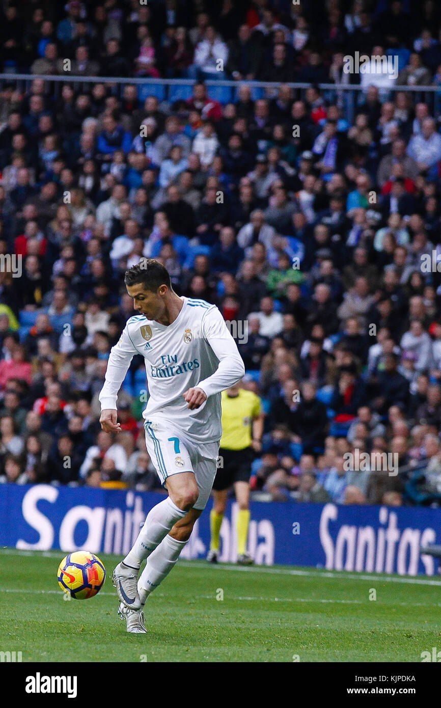 Cristiano Ronaldo dos Santos (7) joueur du Real Madrid. La Liga entre le Real Madrid vs Malaga CF au Santiago Bernabeu à Madrid, Espagne, le 25 novembre 2017 . Más Información Gtres Crédit : Comuniación sur ligne, S.L./Alamy Live News Banque D'Images