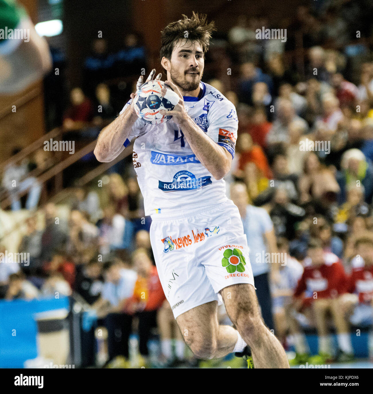 Leon, Espagne. 25 novembre, 2017. Sebastian Simonet (Ademar Leon) en action pendant la match de hand 2017-2018 de la Ligue des Champions EHF phase groupe entre CB Ademar Leon et Skjern Handbold au centre de sports le 25 novembre 2017 à León, Espagne. ©david Gato/Alamy Live News Banque D'Images