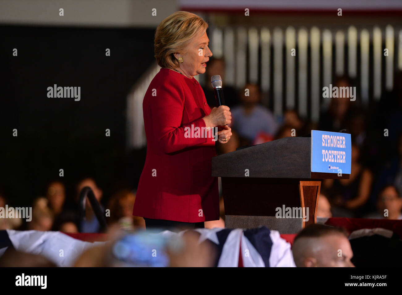 Coconut Creek, en Floride - 25 octobre : candidat présidentiel démocratique ancien secrétaire d'Etat américaine Hillary clinton parle à un scrutin anticipé en rallye avec Coconut Creek le 25 octobre 2016 à Coconut Creek, en Floride. deux semaines jusqu'au jour de l'élection, Hillary Clinton a fait campagne en Floride personnes : Hillary Clinton Banque D'Images