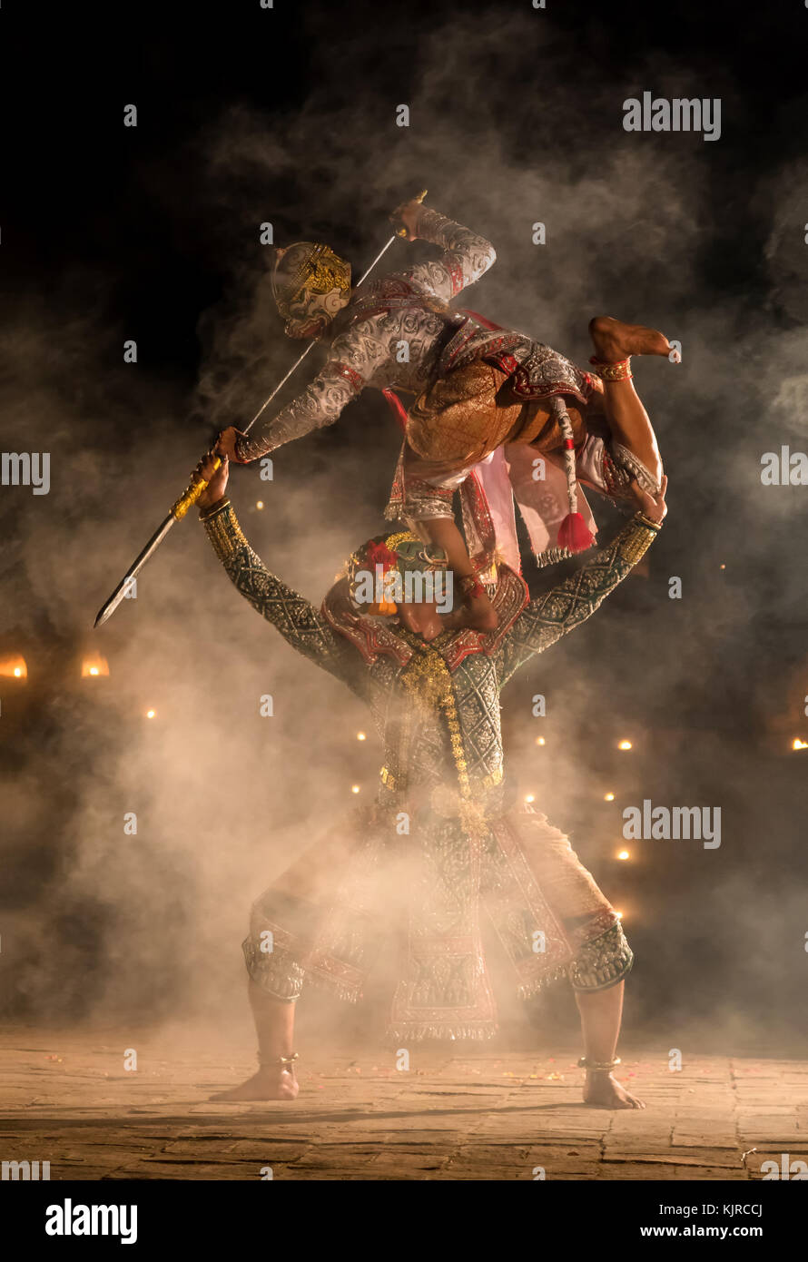 Khon, des spectacles de pantomime de la Thaïlande d'action, une sorte de drame, Singe Hanuman thai combats avec giant à ayutthaya temple, les act Banque D'Images
