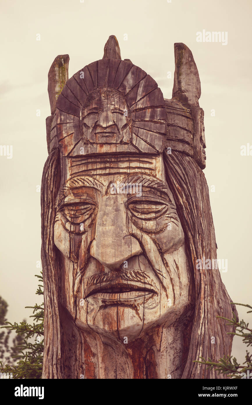 Statue d'un totem indien de la tête Banque D'Images