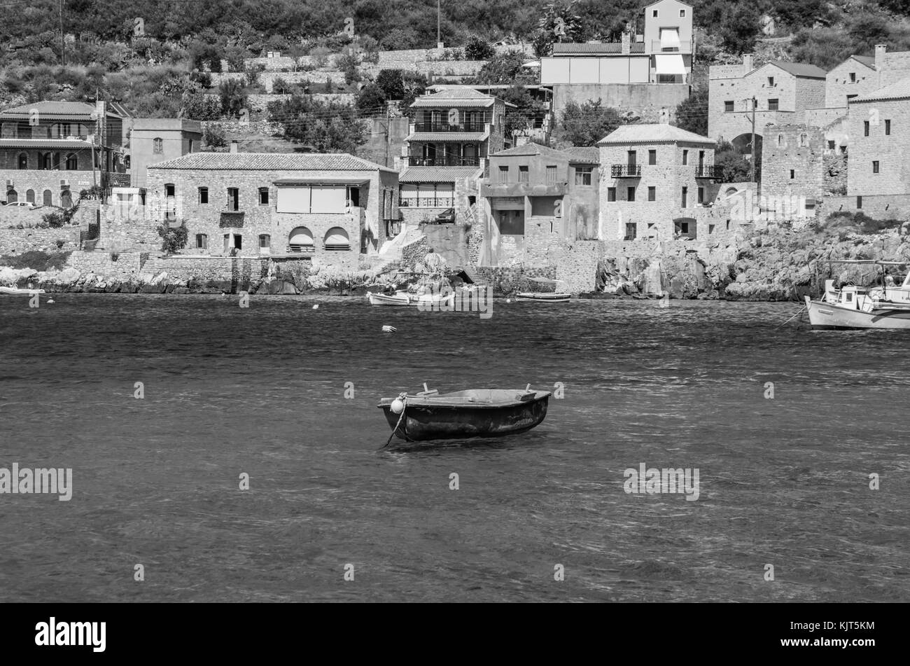 Vue panoramique sur le pittoresque village côtier de Limeni. L'une des destinations touristiques les plus populaires en Grèce situé à Mani. Banque D'Images