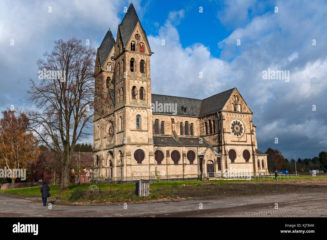 L'église de St Lambertus qui doit être démoli en 2018, comme c'est le village tout entier pour faire place à la mine de lignite, Schalkenmehren, NRW, Allemagne. Banque D'Images