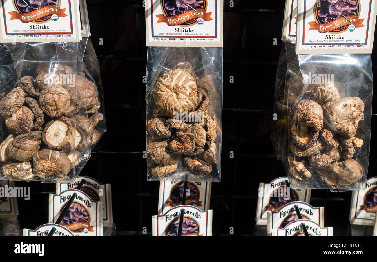 Paquets de champignons shiitake séchés Banque D'Images