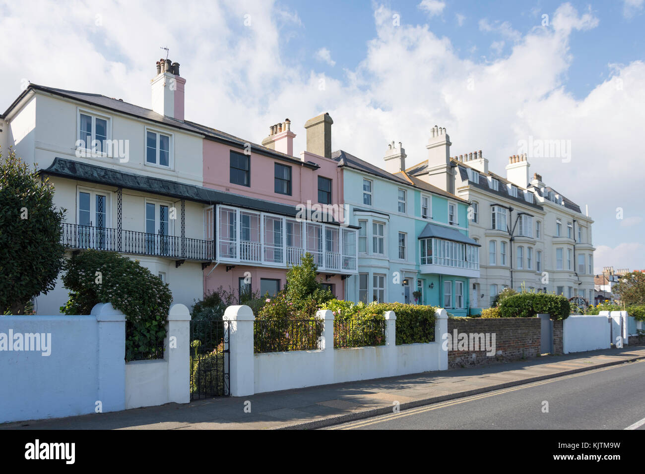 Maisons d'époque, la plage, Walmer, Deal, Kent, Angleterre, Royaume-Uni Banque D'Images