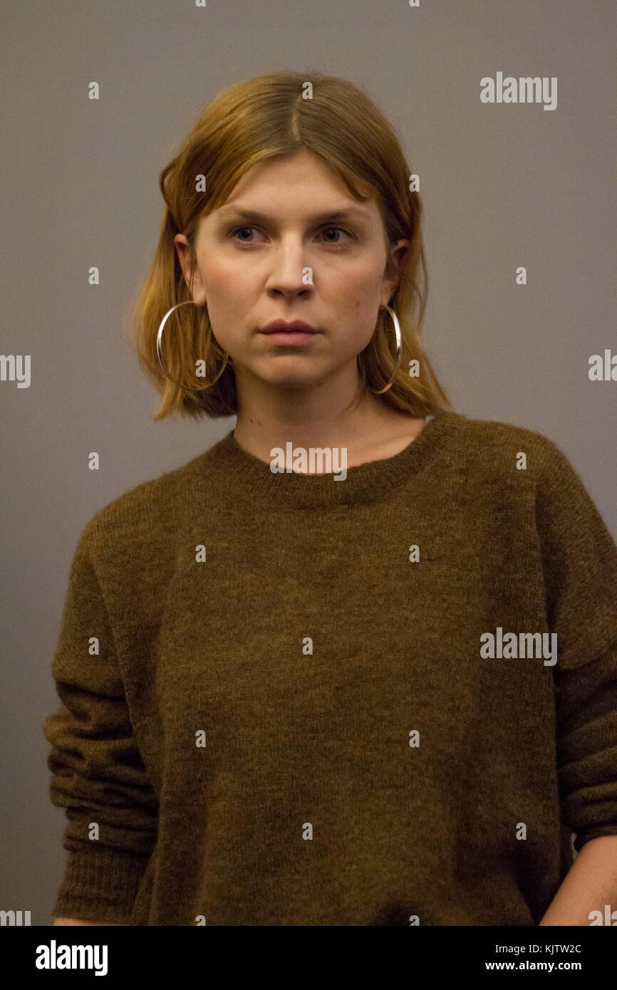 Turin, Italie. 25 novembre 2017. Turin, Italie. 25 novembre 2017. L'actrice française Clémence Poésy (Clemence Poesy) au Festival du film de Turin crédit: Marco Destefanis/Pacific Press/Alay Live News Banque D'Images