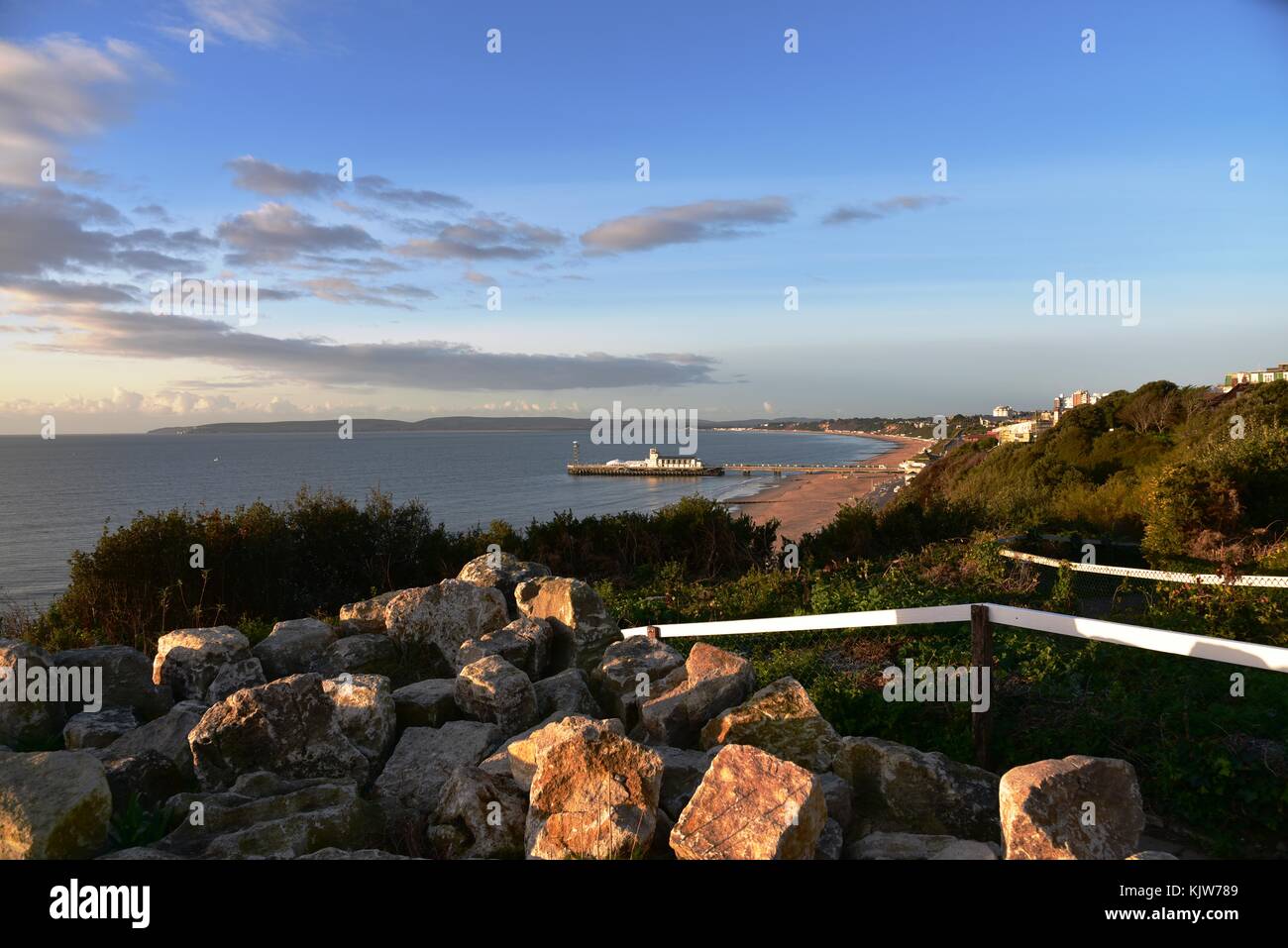 26 novembre, 2017 Bournemouth, Royaume-Uni, une belle vue sur la jetée de Bournemouth et du paysage sur une journée ensoleillée d'automne.26 novembre, 2017 Bournemouth, Royaume-Uni. crédit : Ajit wick/Alamy live news Banque D'Images