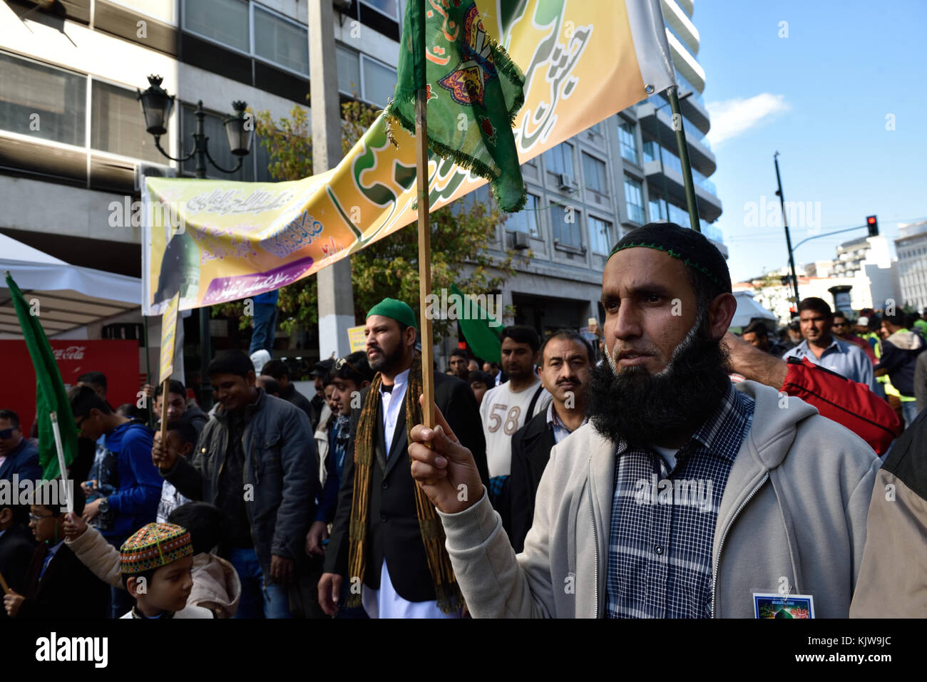 Athènes, Grèce, 26 novembre 2017. Les Pakistanais vivant en Grèce célèbrent la naissance du prophète Mahomet à Athènes, en Grèce. Crédit : Nicolas Koutsokostas/Alamy Live News. Banque D'Images