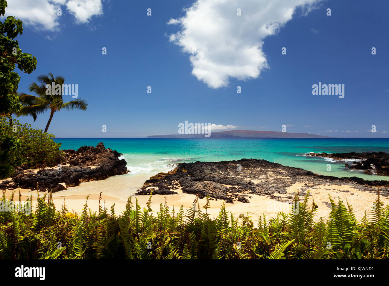 Belle journée à Makena Cove, Maui, Hawaii parfois appelé plage secrète ou mariage plage. Banque D'Images