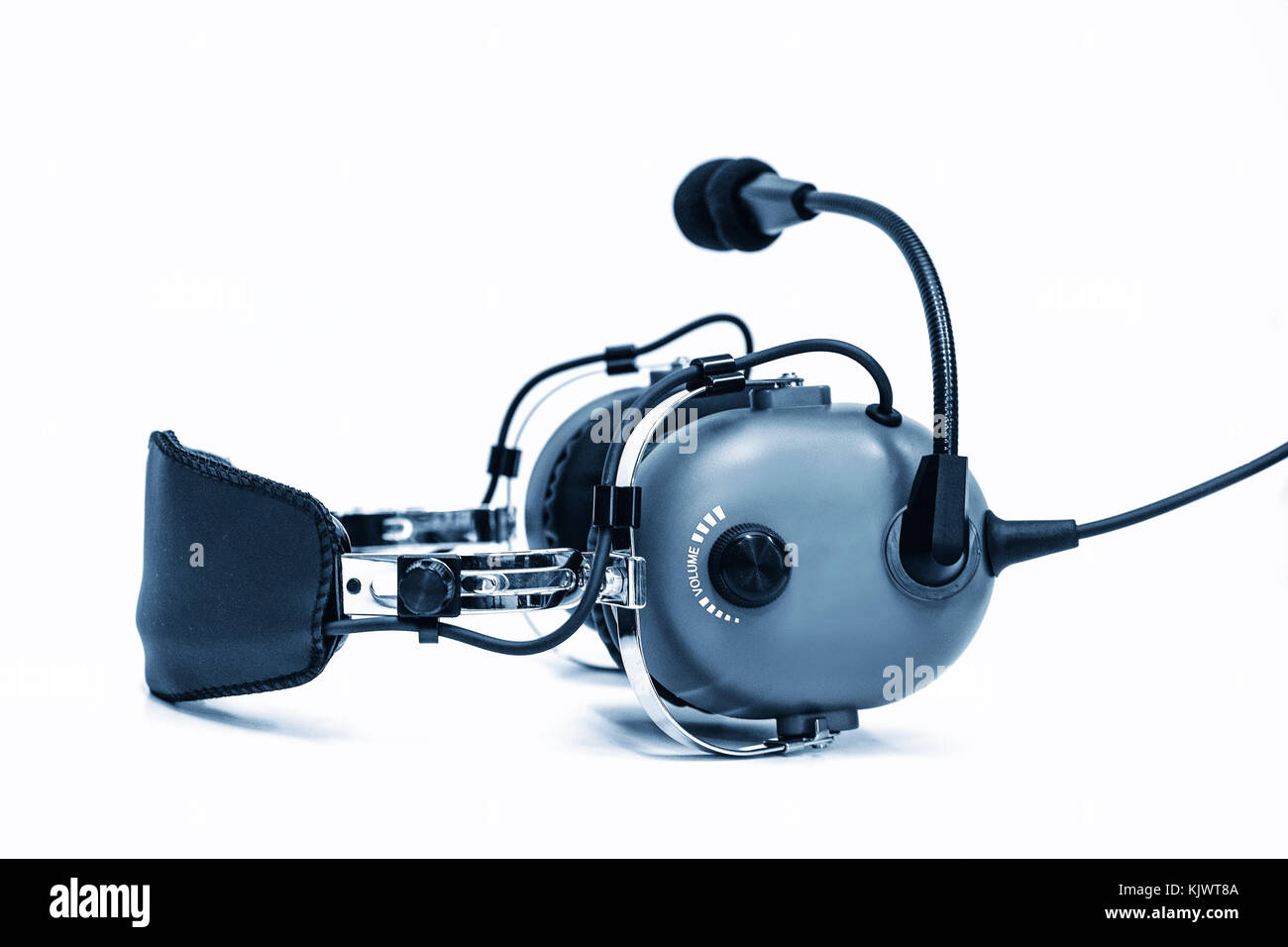 Écouteurs Casque pilote. pour les pilotes, l'aviation de luxe. bleu casque pour pilote sur fond blanc Banque D'Images