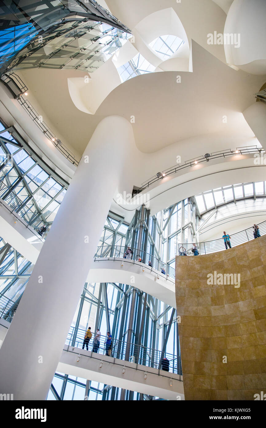 L'intérieur du Musée Guggenheim d'Art à Bilbao dans le Nord de l'Espagne Banque D'Images