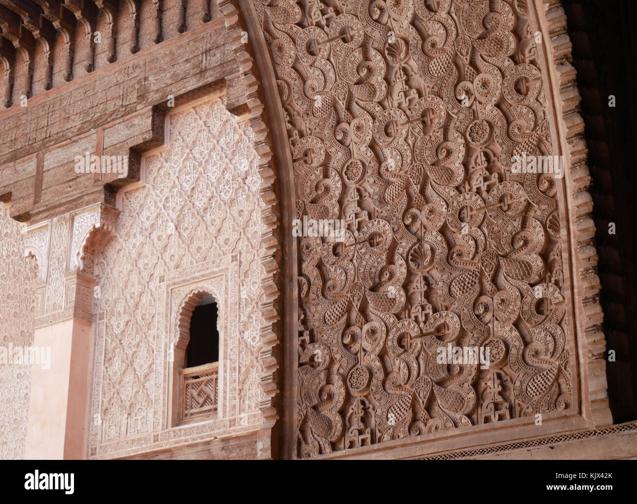 Décorations en stuc, Medersa Ben Youssef, Marrakech, Maroc Banque D'Images