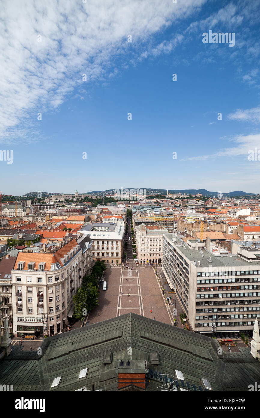 La Hongrie, Budapest, vue sur le centre-ville avec la place Szent Istvan vu de St Stephen's Basilica. Banque D'Images