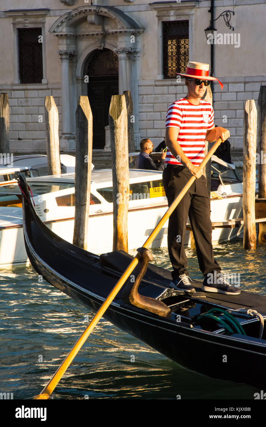 Gondola oar Banque de photographies et d’images à haute résolution Alamy