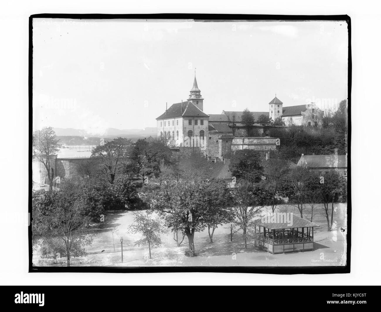 Une image historique d'Akershus Festning, une forteresse en Norvège. C'est un important monument architectural et historique, reflétant le passé militaire et l'importance stratégique de la Norvège. Banque D'Images Une image historique d'Akershus Festning, une forteresse en Norvège. C'est un important monument architectural et historique, reflétant le passé militaire et l'importance stratégique de la Norvège. Banque D'Images