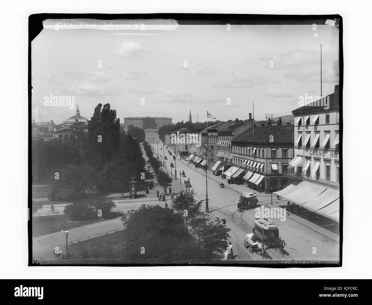 Oslo. Karl Johansgt. mot Slottet NB MS G4 0390 Banque D'Images