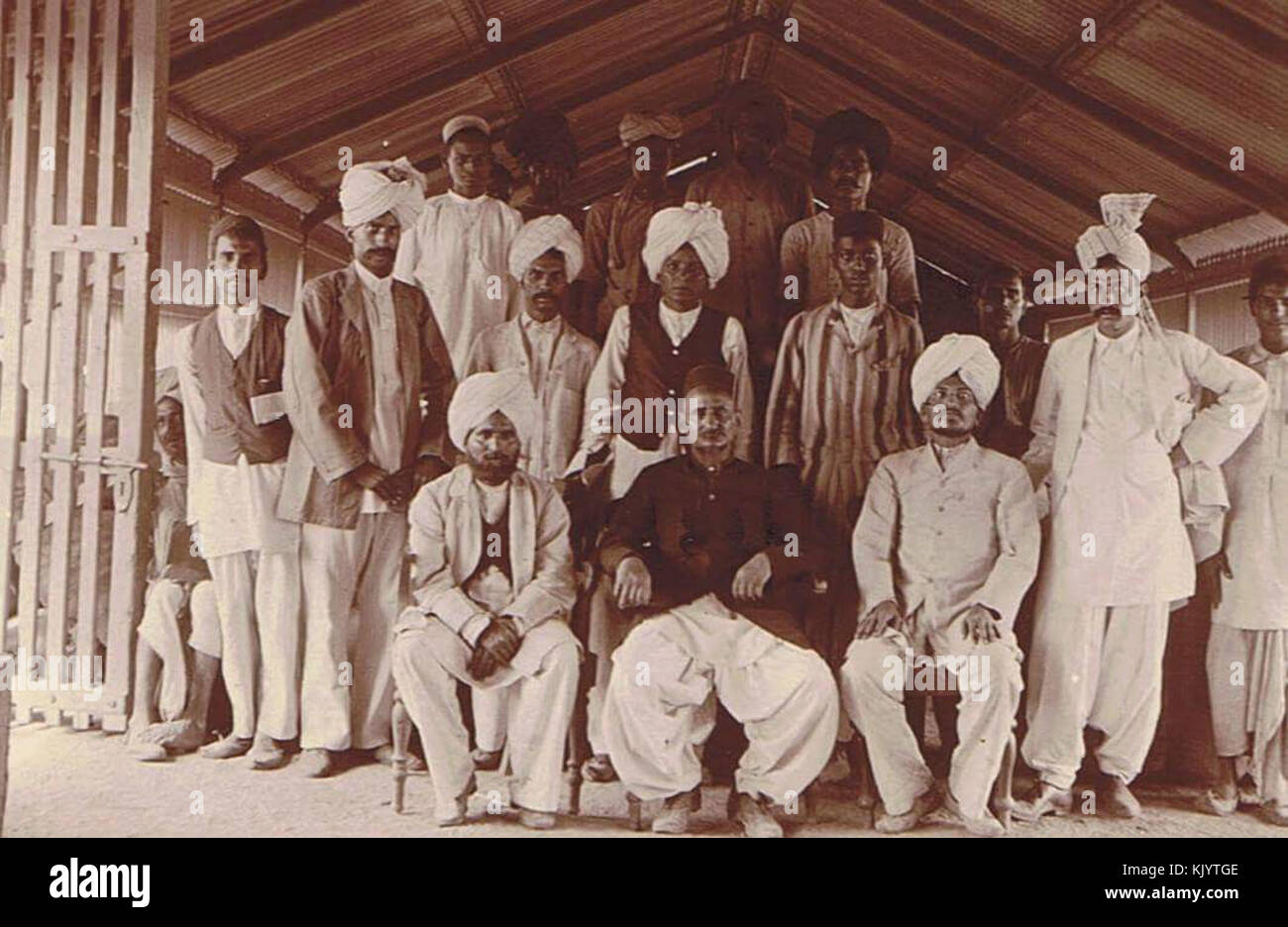 Le personnel de la protection des biens Lyallpur Circ.1907 l'Inde britannique Banque D'Images