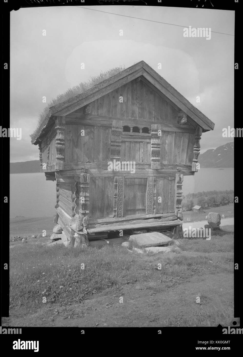 Une photographie prise à Gardsjord, Rauland, capturant la beauté rurale et naturelle de cet endroit norvégien, mettant en valeur le paysage pittoresque. Banque D'Images