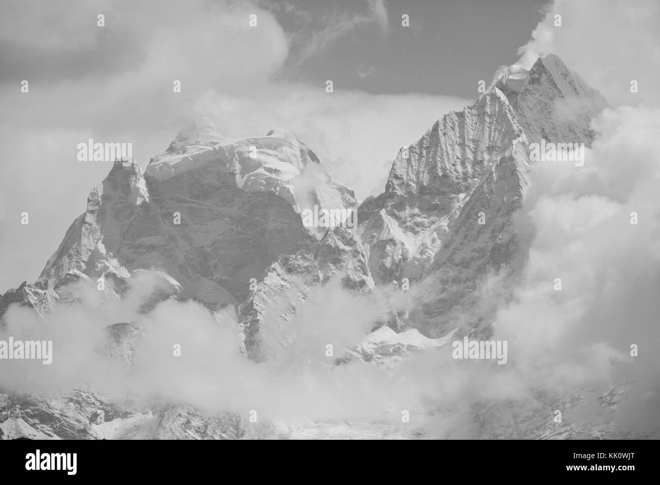 Montagnes dans la région de Sagarmatha, Himalaya Banque D'Images