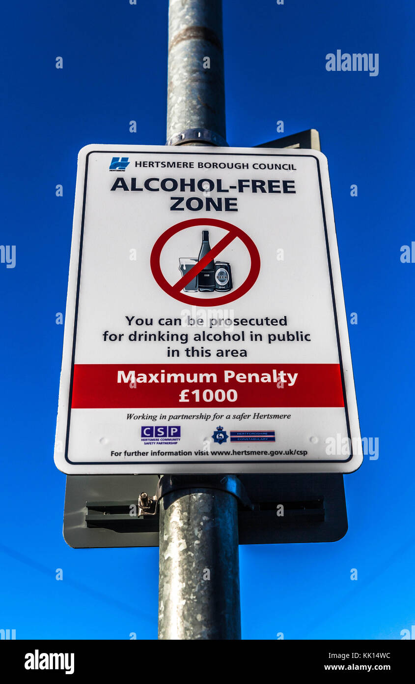 Une zone sans alcool signe, Londres, Angleterre, Royaume-Uni. Banque D'Images