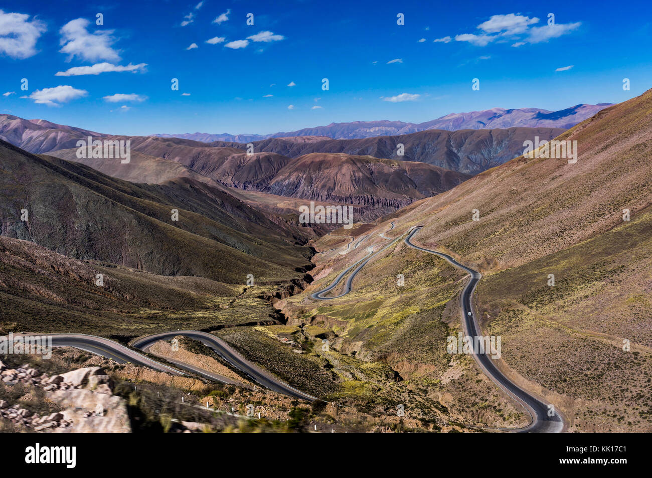 Photo prise au Chili, août 2017 : cuesta de lipan rue serpentine désert d'Atacama au Chili Banque D'Images