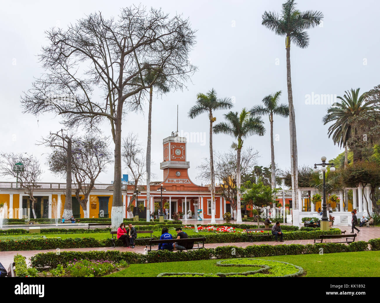 Bâtiment historique de l'architecture et du patrimoine : Bibliothèque Municipale ou bibliothèque, dans le Parque Municipal parc local dans le quartier de Barranco, Lima, Pérou Banque D'Images