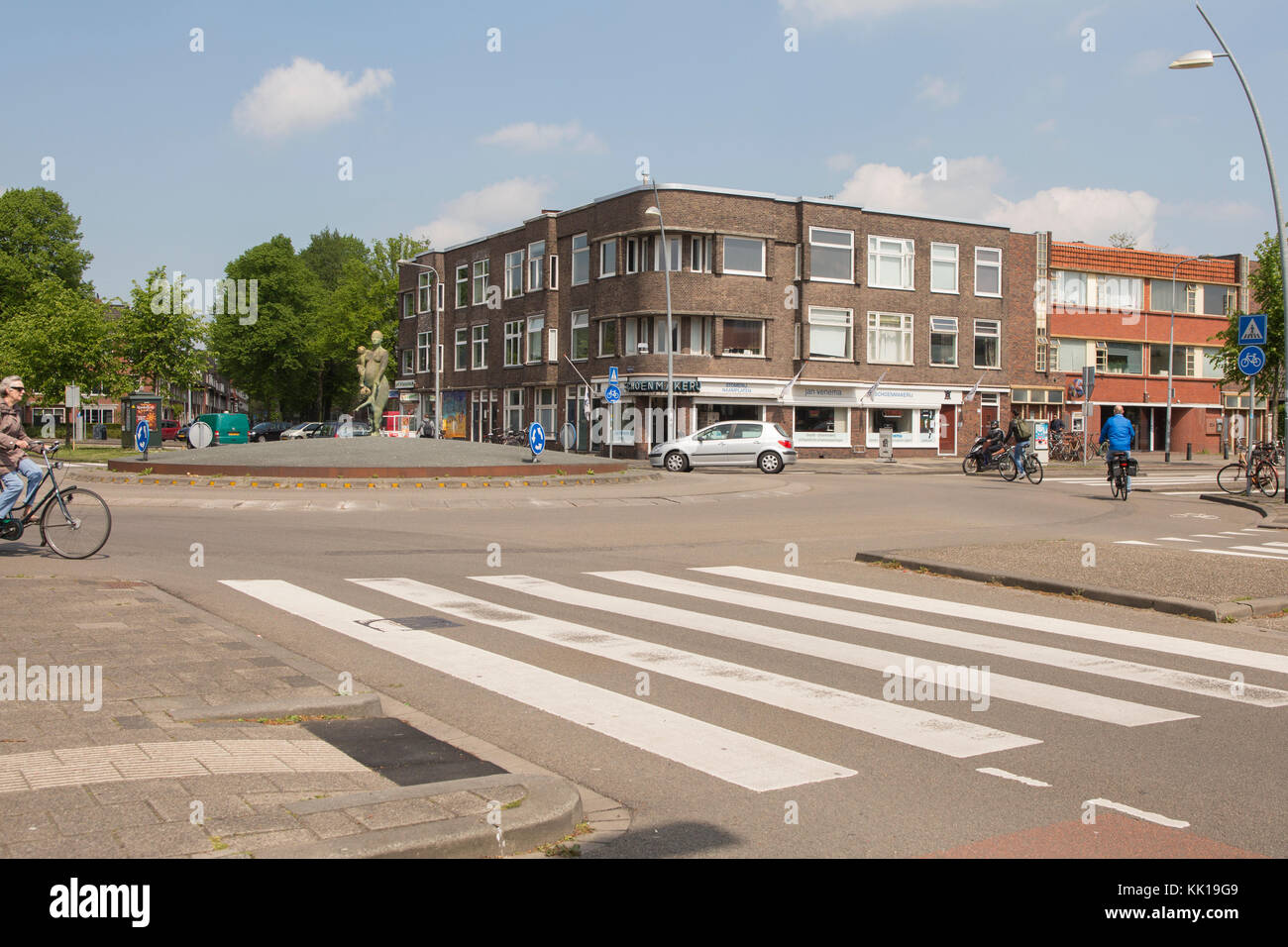 Rond-point à Groningen aux Pays-Bas. Les ronds-points sont très populaires Banque D'Images