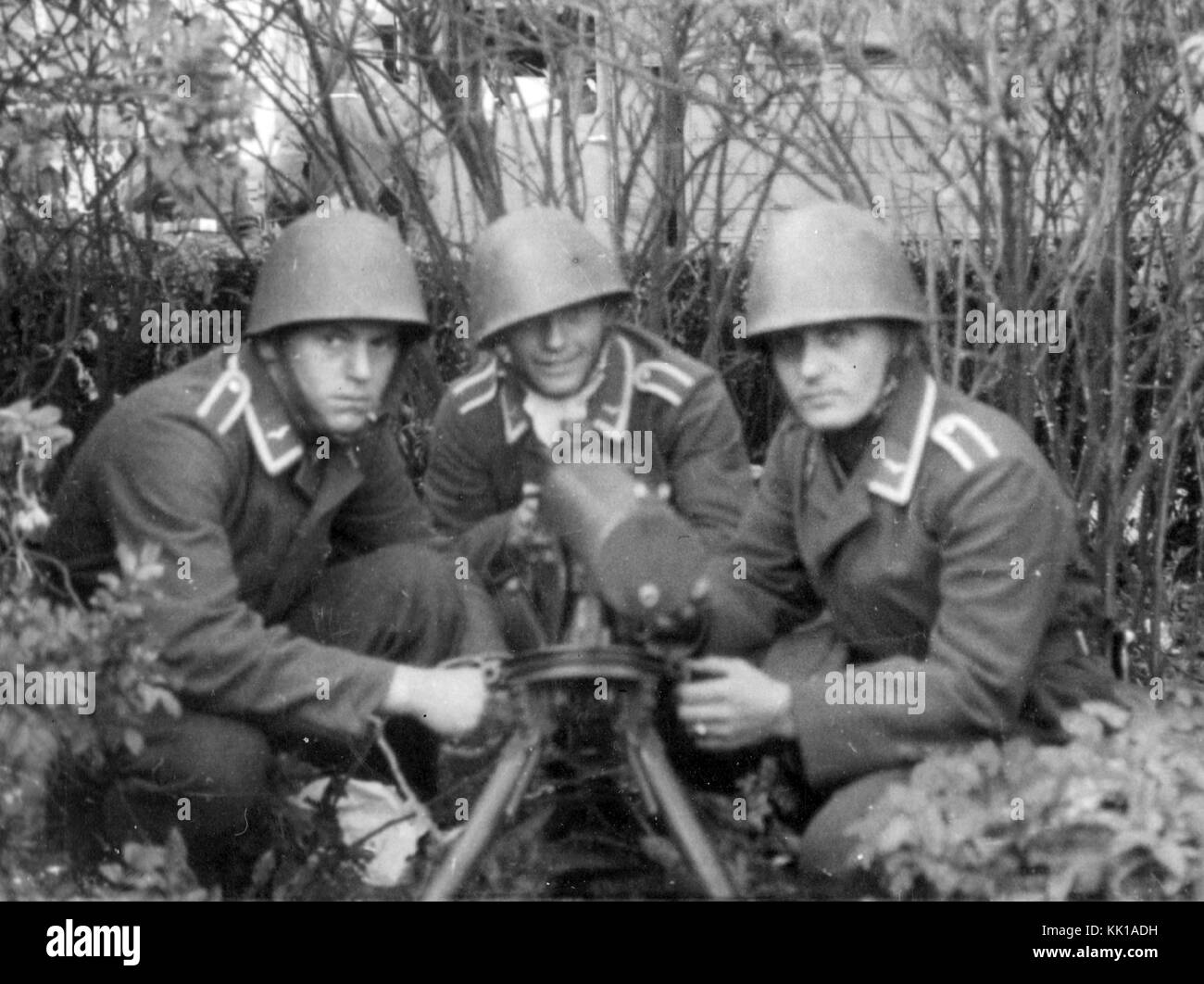 Mitrailleuse Luftwaffe casque tchèque équipage Banque D'Images
