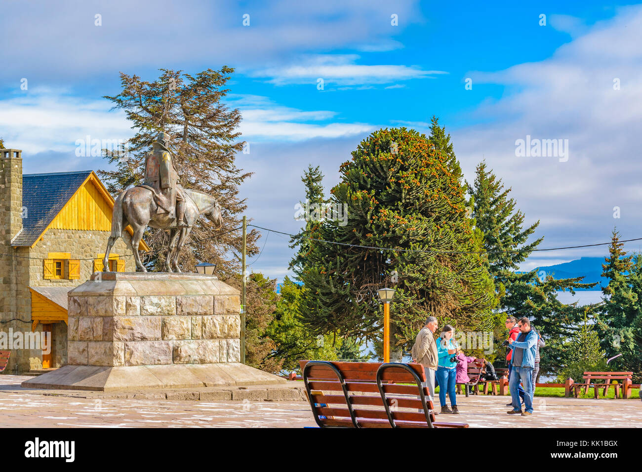 San Carlos de Bariloche, Argentine, avril - 2017 - Nos gens au Civic Centre Square à Bariloche, Argentine Banque D'Images