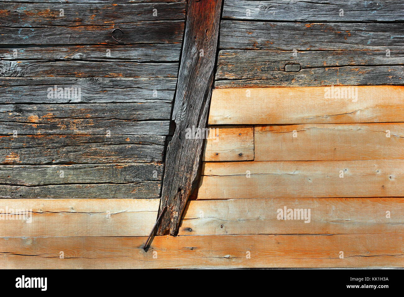 La texture du mur de bois de chêne, poutres de bois en arrière-plan Banque D'Images