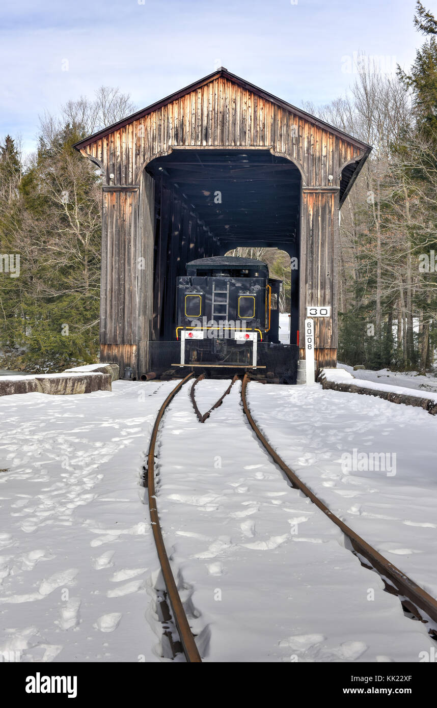 Clark's Trading Post pont couvert au Lincoln, New Hampshire. Banque D'Images