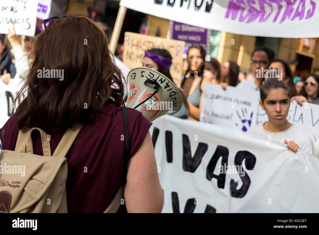 marche de protestation à Malaga en Espagne. Organisé dans le cadre de la Journée internationale des Nations Unies pour l'élimination de la violence à l'égard des femmes le 25 novembre 2017 Banque D'Images