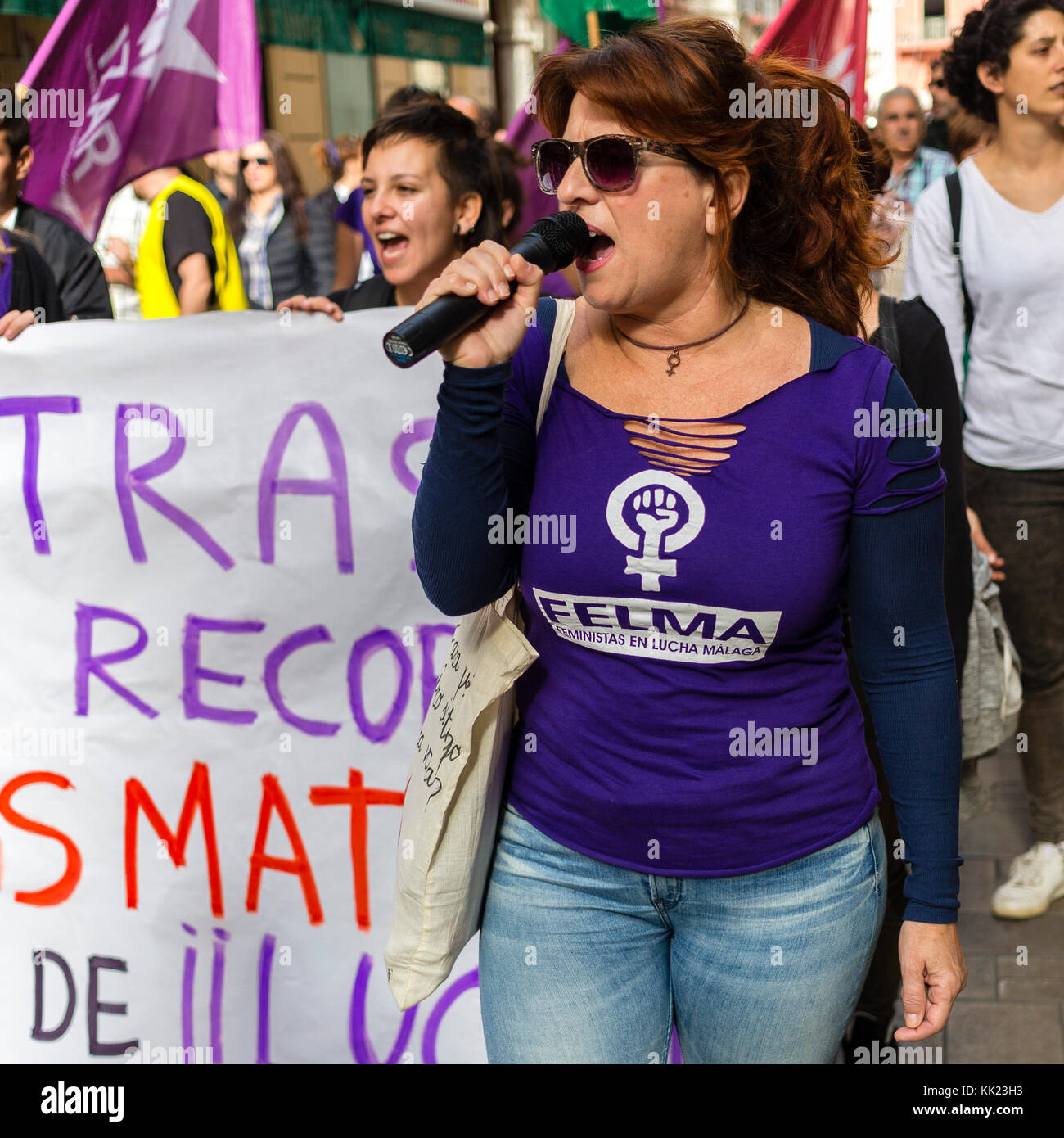marche de protestation à Malaga en Espagne. Organisé dans le cadre de la Journée internationale des Nations Unies pour l'élimination de la violence à l'égard des femmes le 25 novembre 2017 Banque D'Images