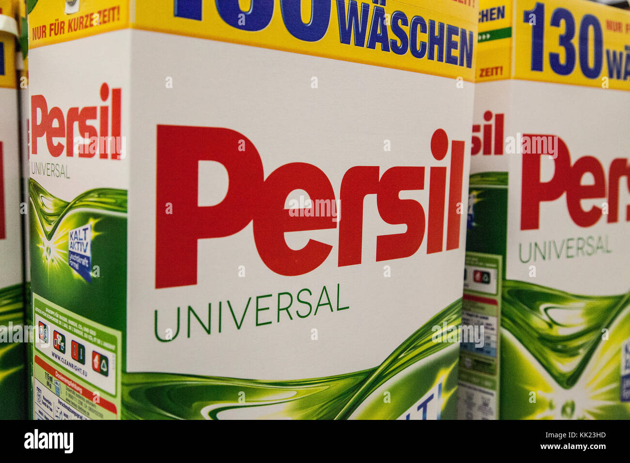 La lessive en poudre Persil Photo Stock - Alamy