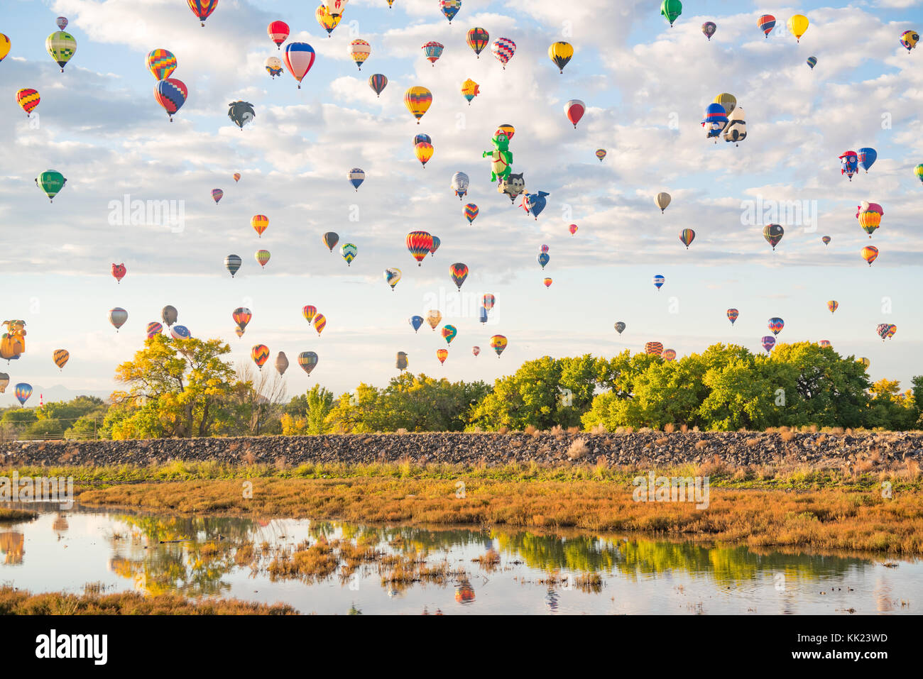 Albuquerque, NM - 13 octobre : ballons volent sur albuquerque Albuquerque Balloon Festival durant le 13 octobre 2017 Banque D'Images