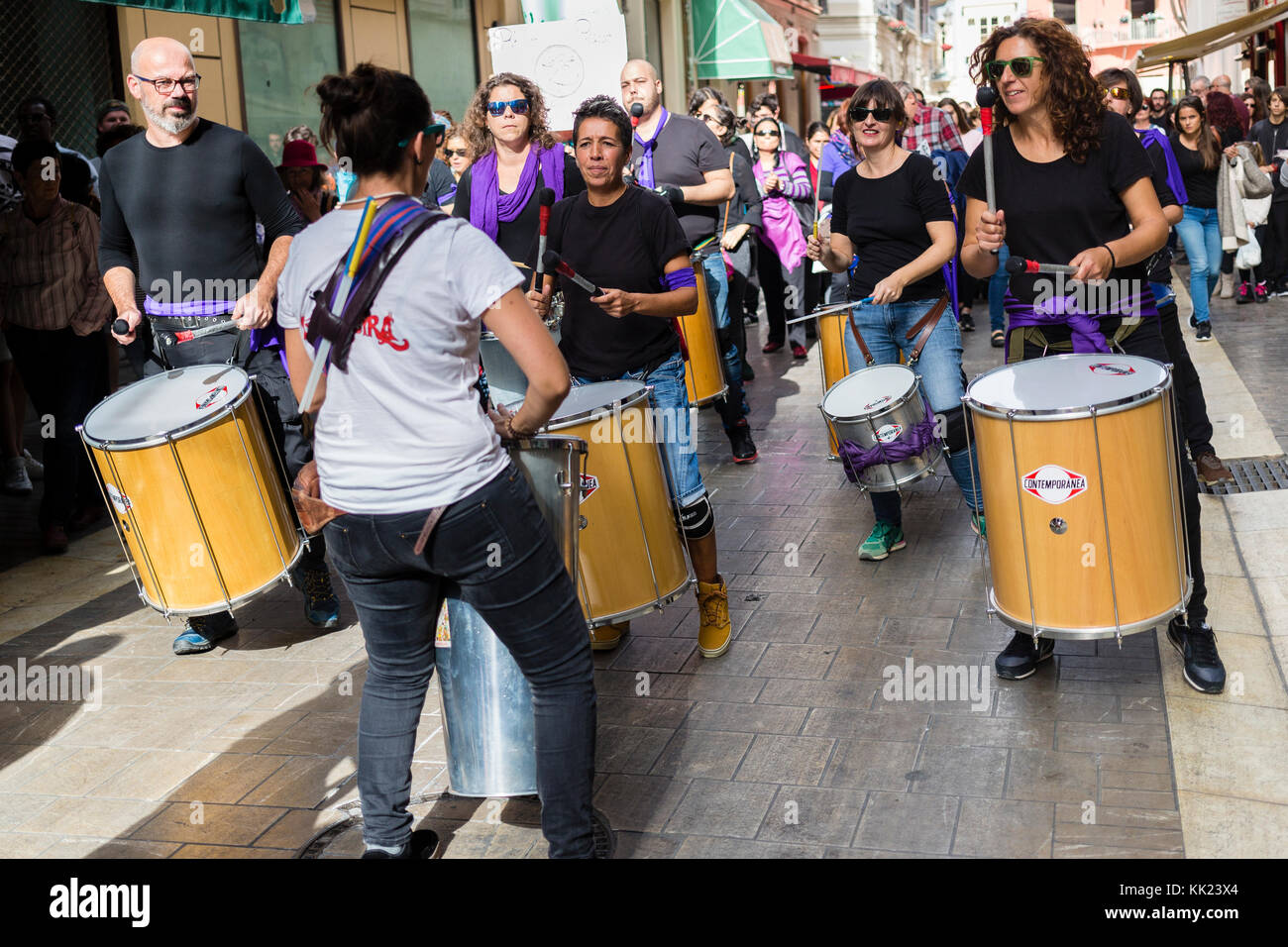 Protestation à Malaga en Espagne. organisée dans le cadre de la journée internationale pour l'élimination de la violence contre les femmes le 25 novembre 2017 Banque D'Images