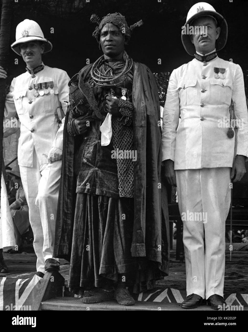 Oba Akenzua II avec Comte de Plymouth et Sir John Macpherson, Gouverneur général du Nigéria Banque D'Images