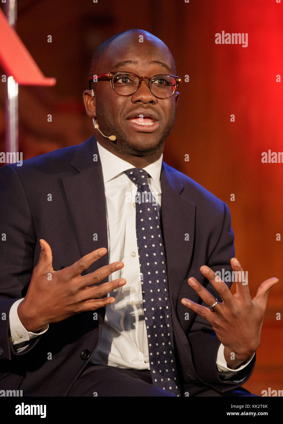 Londres, Royaume-Uni. 27 Nov, 2017. Sam Gyimah-député conservateur au cours d'un débat pour le Spectator Magazine au Centre Emmanuel, London Crédit : Ben Queenborough/Alamy Live News Banque D'Images